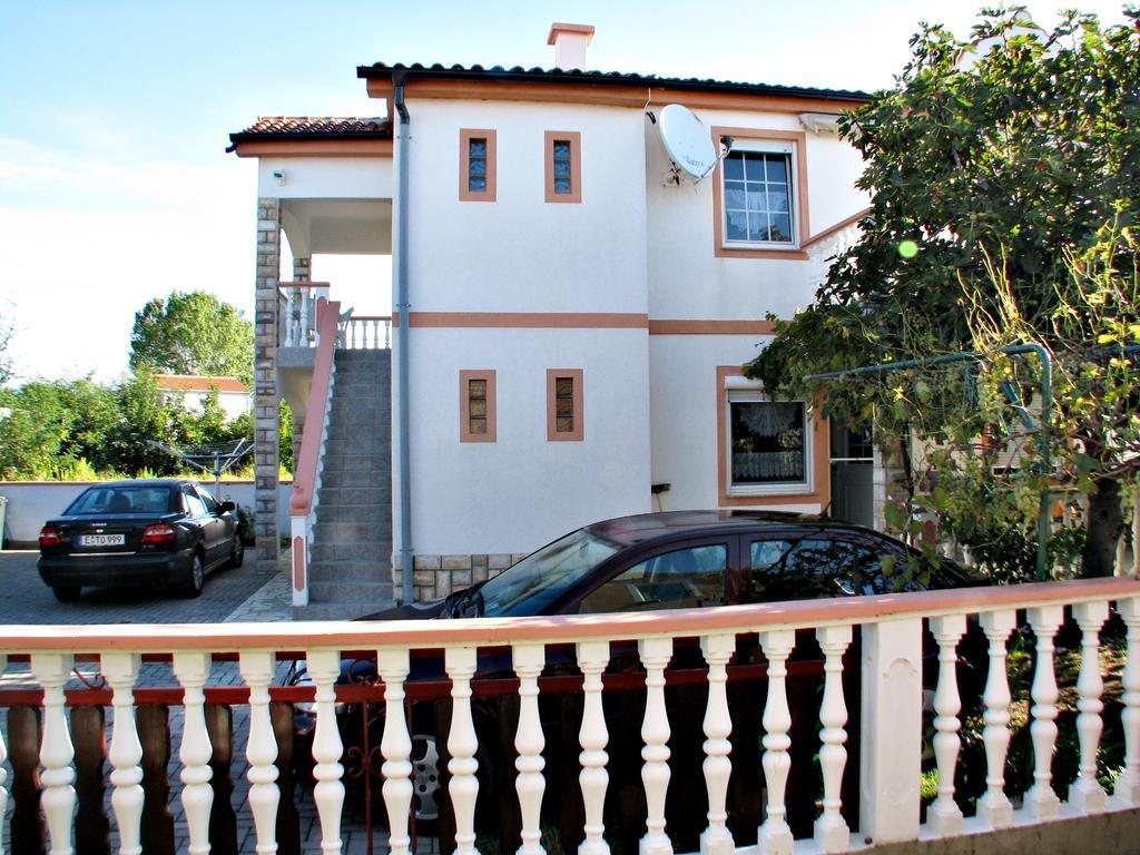 Apartments Galic Nin Exterior photo